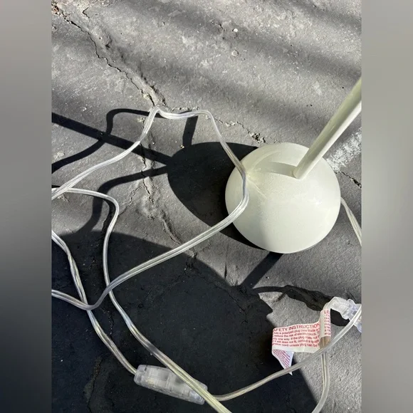 &Traditon Flowerpot Lamp in white and yellow - Picture 5 of 6